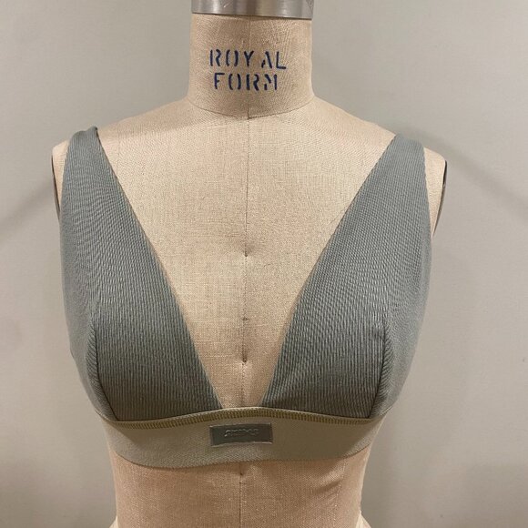 SKIMS Plunge Bralette in Mineral Size MEDIUM (NWT) - Picture 1 of 4